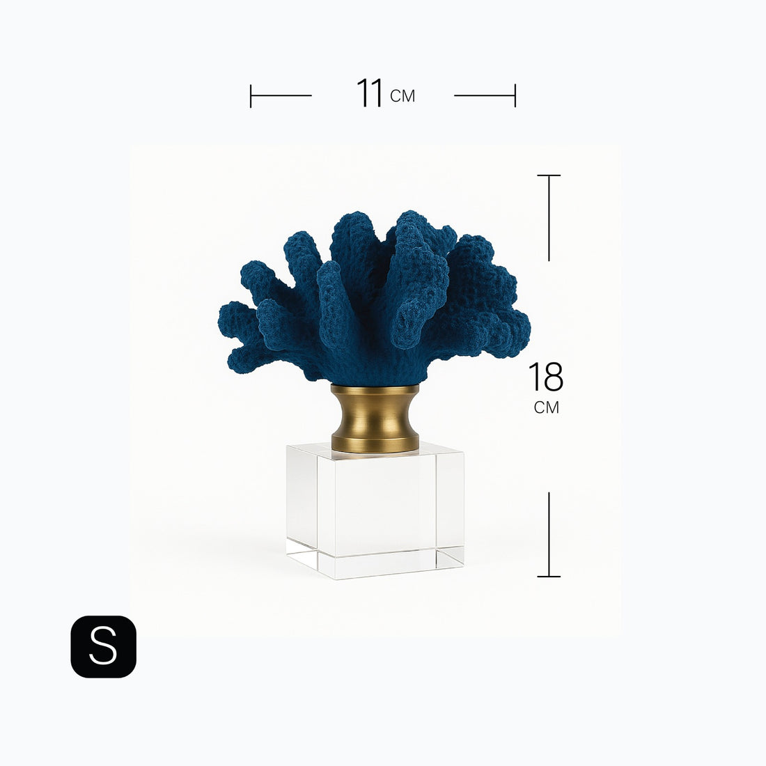 تمثال مرجاني بقاعدة كريستالية