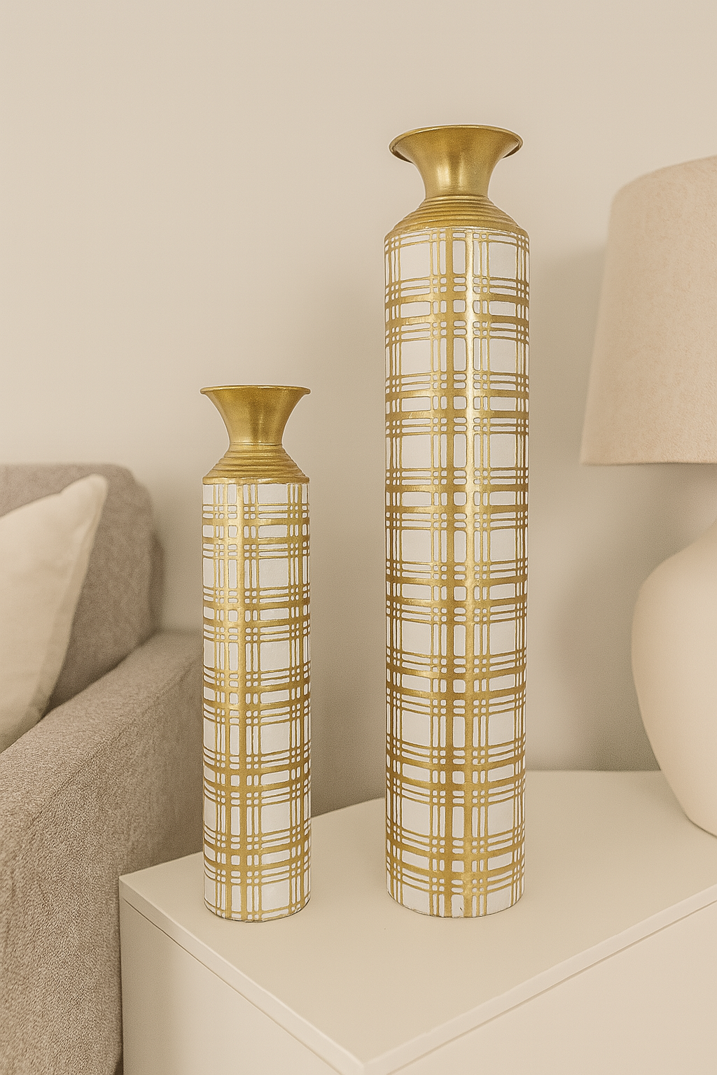 مزهرية الخط الذهبي